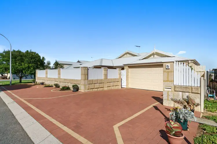 5 Ashbrook Avenue, Pearsall WA 6065
