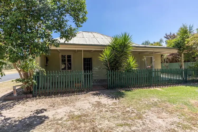 17 Craft Street, Lake Albert NSW 2650