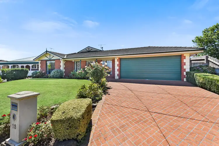 18 Edrington Park Drive, Berwick VIC 3806