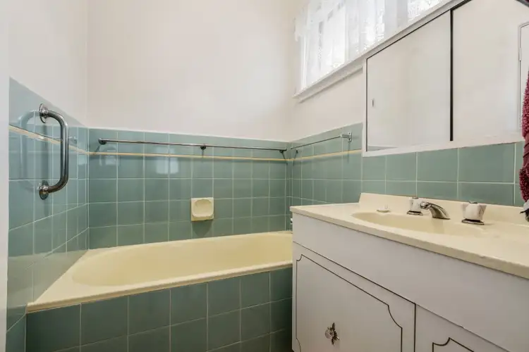 Fifth view of Homely unit listing, 4/10 Dalny Road, Murrumbeena VIC 3163