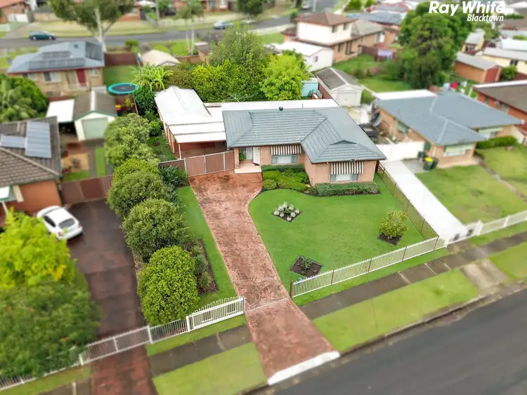 8 Willyama Street, Dharruk NSW 2770