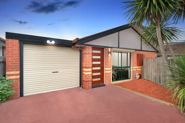 19B Manningtree Parade, Craigieburn VIC 3064