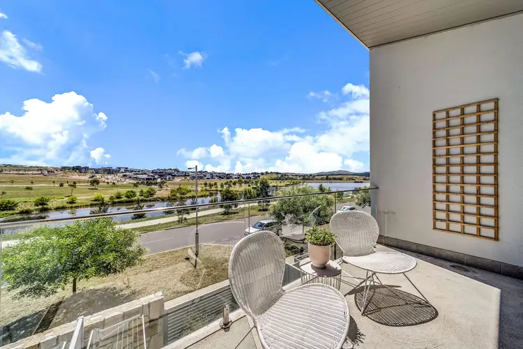 8 Edgeworth Parade, Coombs ACT 2611
