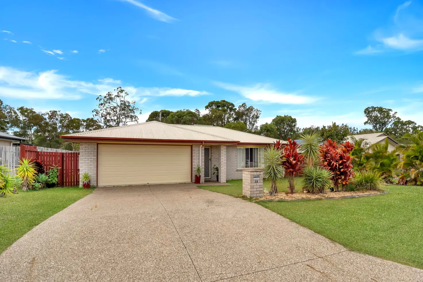 Main view of Homely house listing, 39 Parakeet Circuit, Kawungan QLD 4655