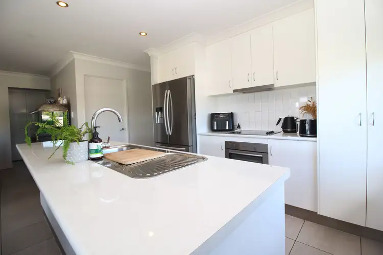 Sixth view of Homely house listing, 10 Baird Street, Emerald QLD 4720