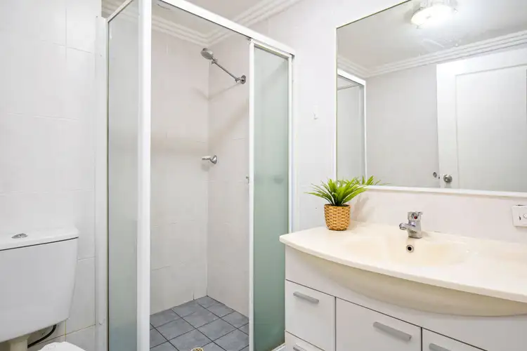 Sixth view of Homely unit listing, 5/18 Rose Street, Southport QLD 4215