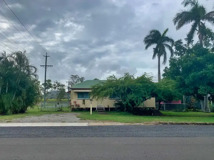 18 Atherton Street, Sarina QLD 4737