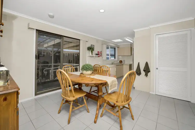 Sixth view of Homely house listing, 2 Magnolia Court, Werribee VIC 3030