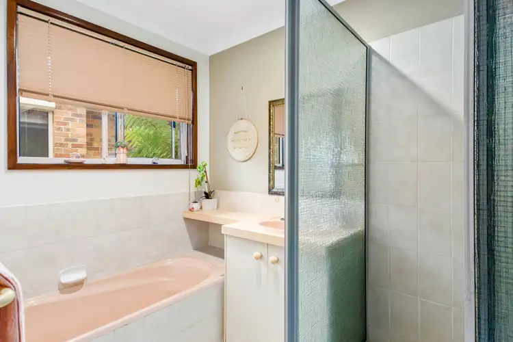 Sixth view of Homely house listing, 5 Oakhurst Close, Avondale NSW 2530