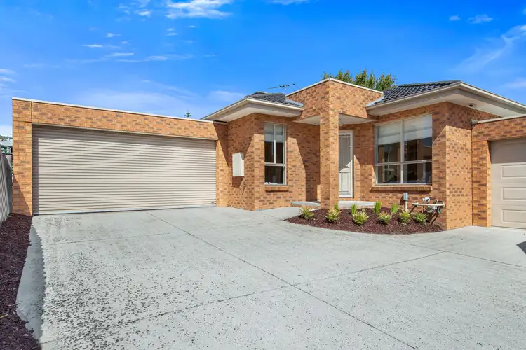 2/18 Carmichael Road, Oakleigh East VIC 3166