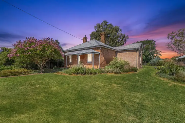 12 Wellington Street, Binalong NSW 2584