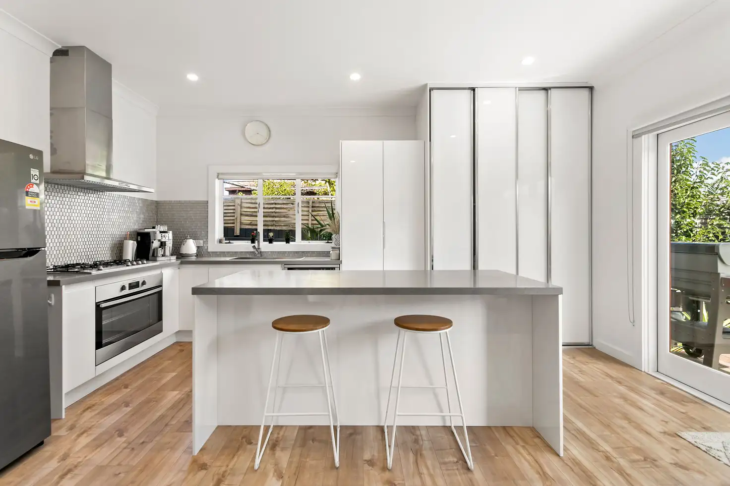 Main view of Homely unit listing, 1/585 Warrigal Road, Bentleigh East VIC 3165