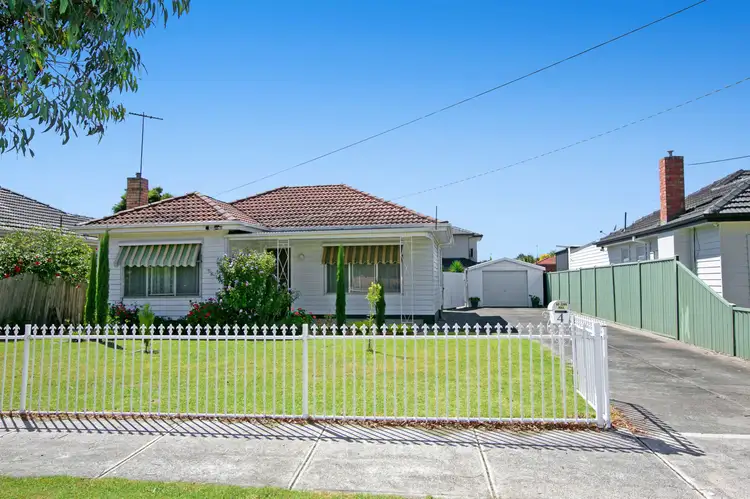 4 Sutherland Street, Hadfield VIC 3046