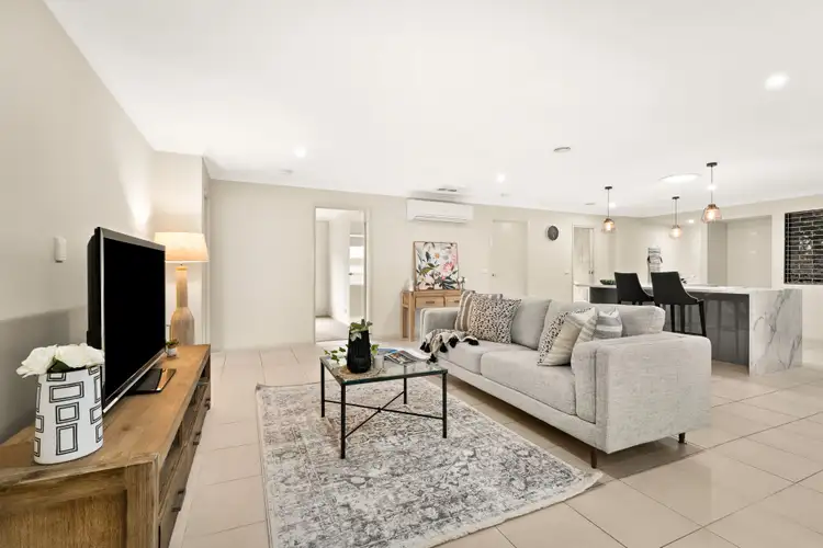 Sixth view of Homely house listing, 7 Lancaster Way, Beaconsfield VIC 3807