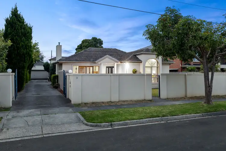 Main view of Homely unit listing, 1/3 Kuebler Street, Glen Waverley VIC 3150