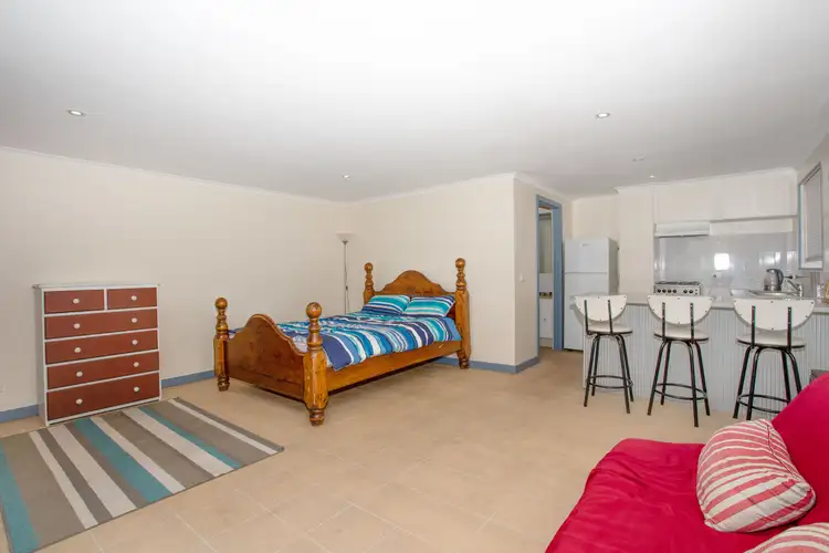 Fifth view of Homely house listing, 9 Magpie Court, Meadow Heights VIC 3048