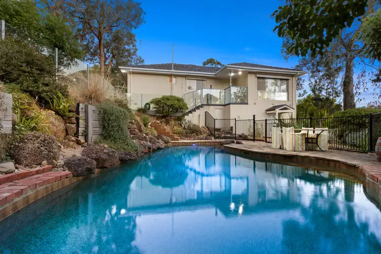 11 Outlook Crescent, Briar Hill VIC 3088