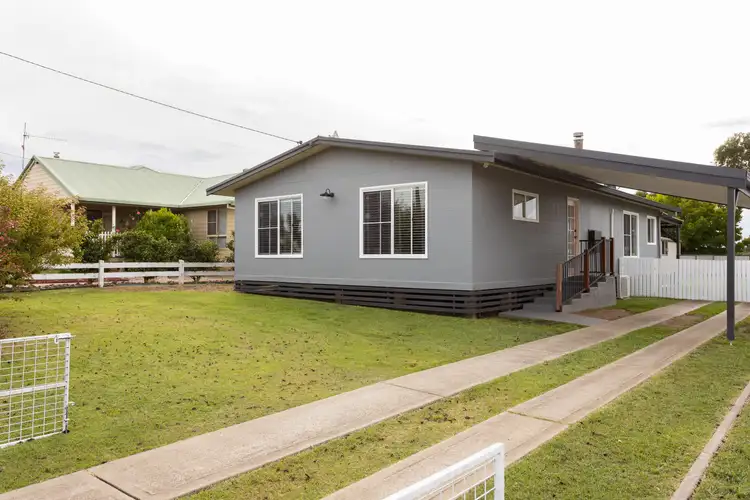 22 Everett Street, Uralla NSW 2358