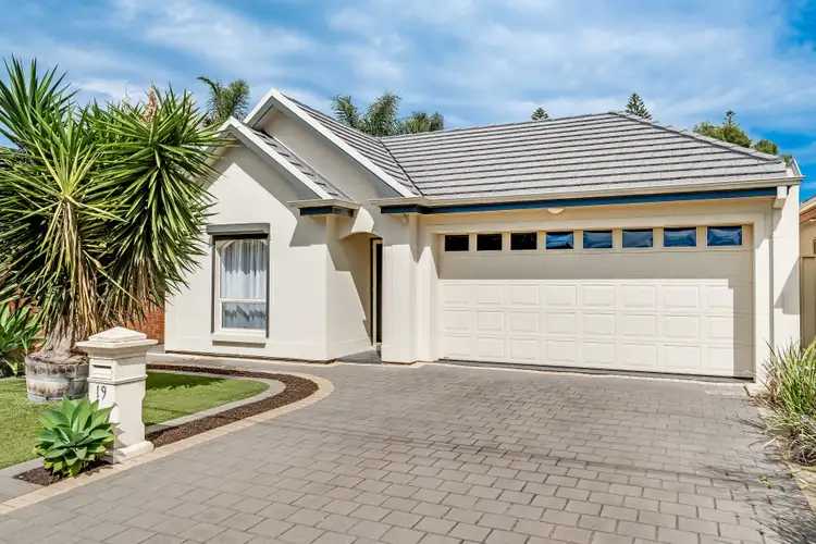 19 Swan Street, Grange SA 5022