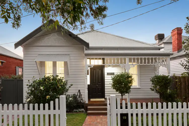 19 Canterbury Street, Hughesdale VIC 3166