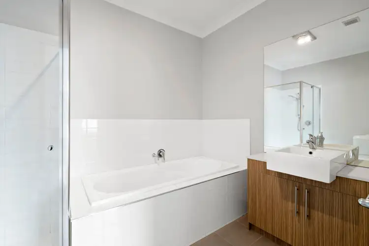 Fourth view of Homely townhouse listing, 7 Carlow Walk, Lalor VIC 3075