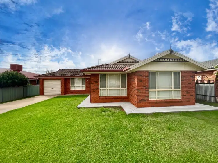 9 Flinders Street, Parkes NSW 2870