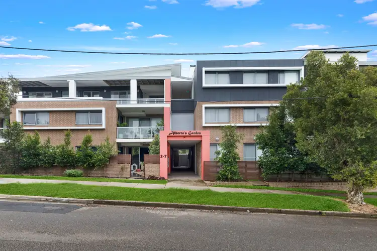 16/3-7 Gover Street, Peakhurst NSW 2210