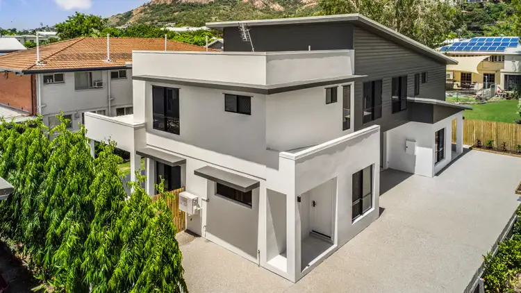 2/72a Cook Street, North Ward QLD 4810