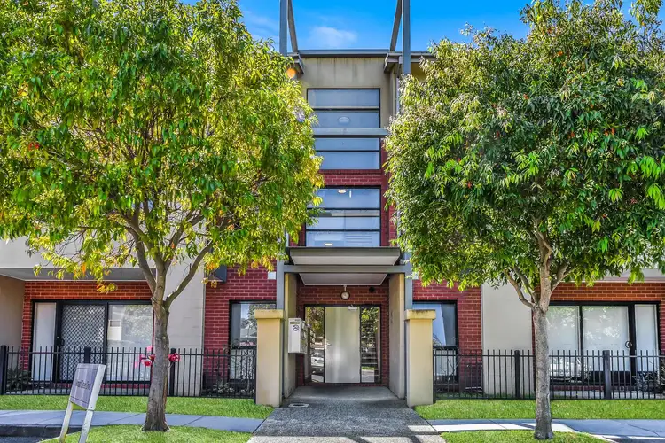 20/1 Monash Green Drive, Clayton VIC 3168