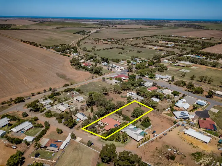 7 Logue Court, Walkaway WA 6528