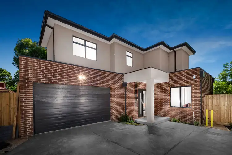 2/2 Weeks Close, Rowville VIC 3178