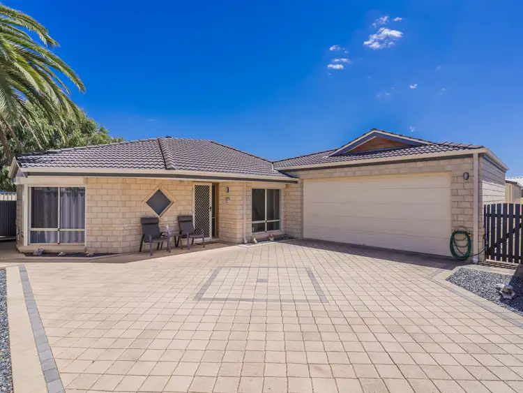 24b Chalmers Avenue, Waikiki WA 6169
