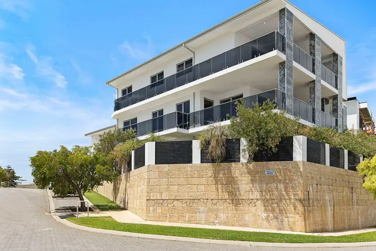 43 Arabella Loop, North Coogee WA 6163