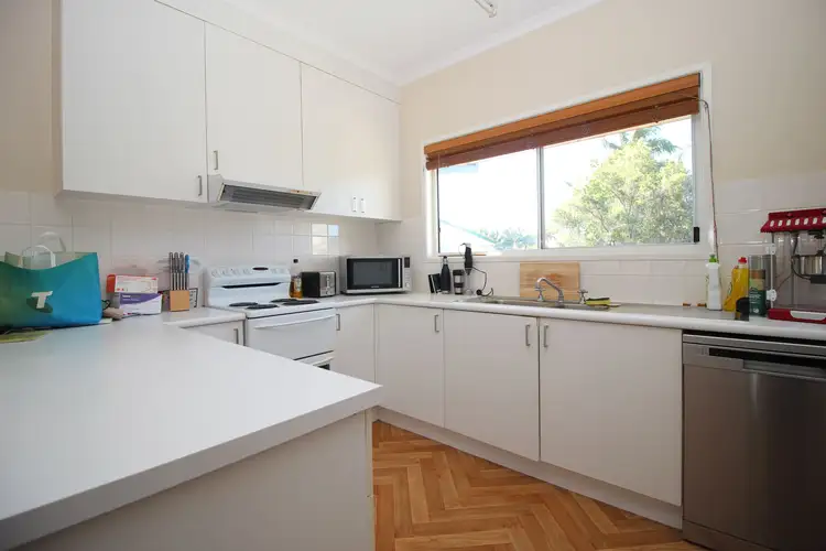 Fifth view of Homely house listing, 2 Thomas Place, Emerald QLD 4720