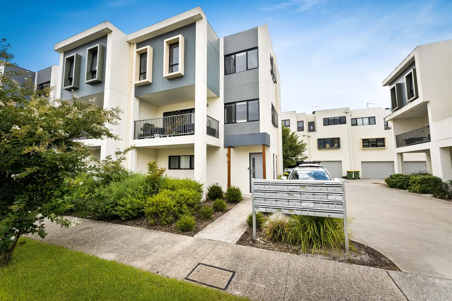 Main view of Homely townhouse listing, 23/17 Edgeware Close, Pakenham VIC 3810
