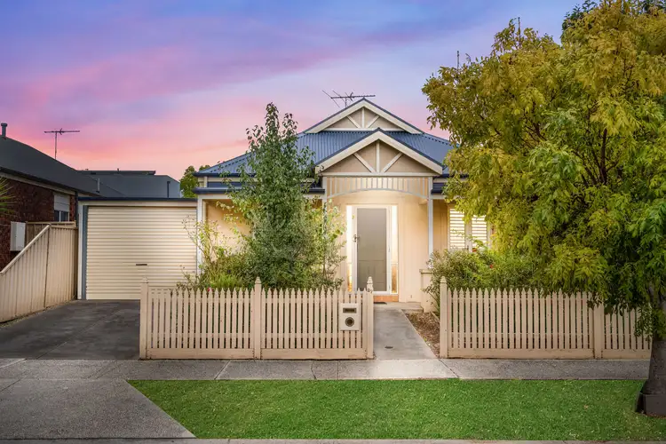 27 Studley Park Way, Caroline Springs VIC 3023