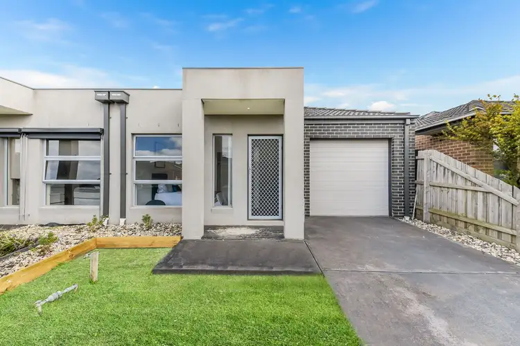 5a Carabott Place, Berwick VIC 3806