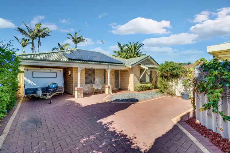 2/2 Oleander Place, Halls Head WA 6210