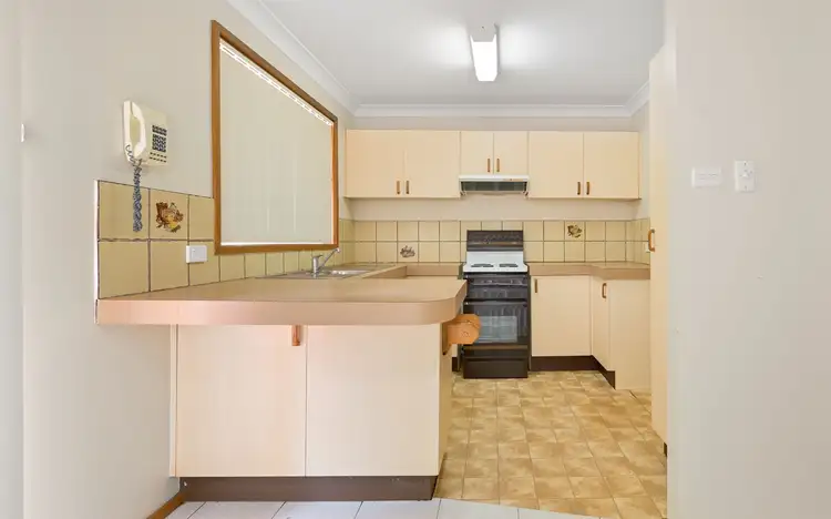 Fifth view of Homely villa listing, 4/9 Fuchsia Crescent, Macquarie Fields NSW 2564