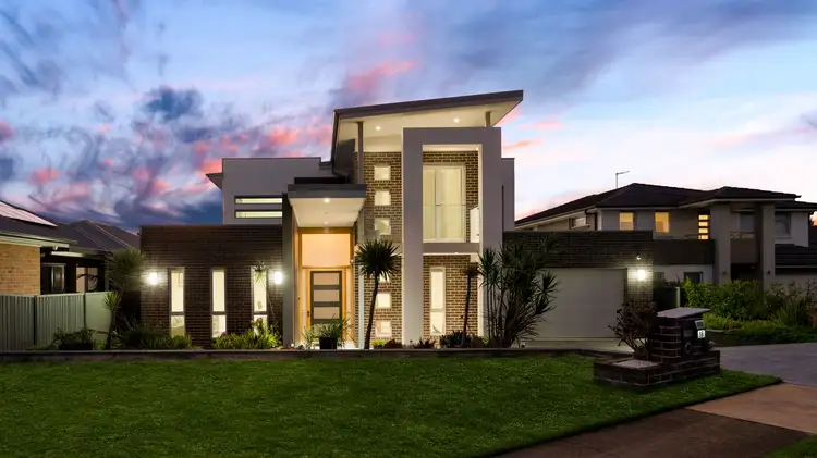 16 Harold Bentleys Way, Glenmore Park NSW 2745