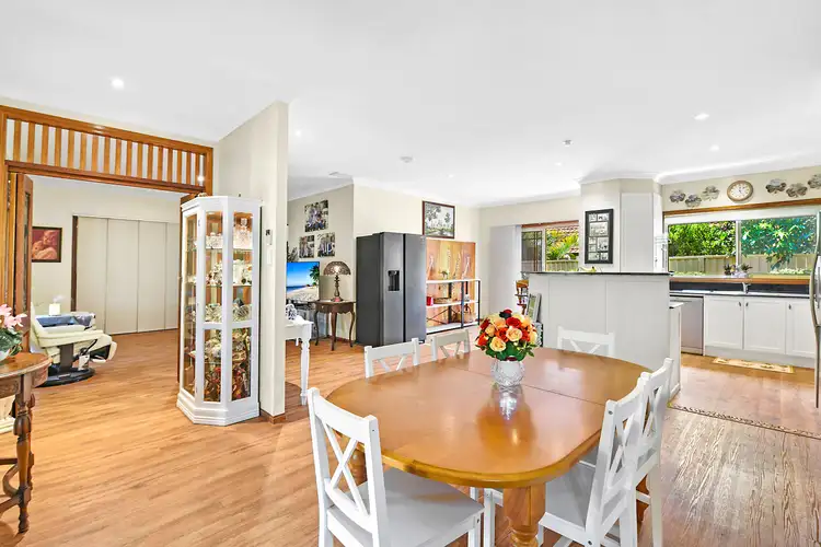 8 Tristania Way, Highland Park QLD 4211