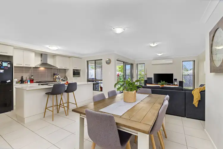 72 Carinyan Drive, Birkdale QLD 4159