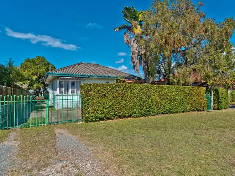 4 Bright Avenue, Clontarf QLD 4019