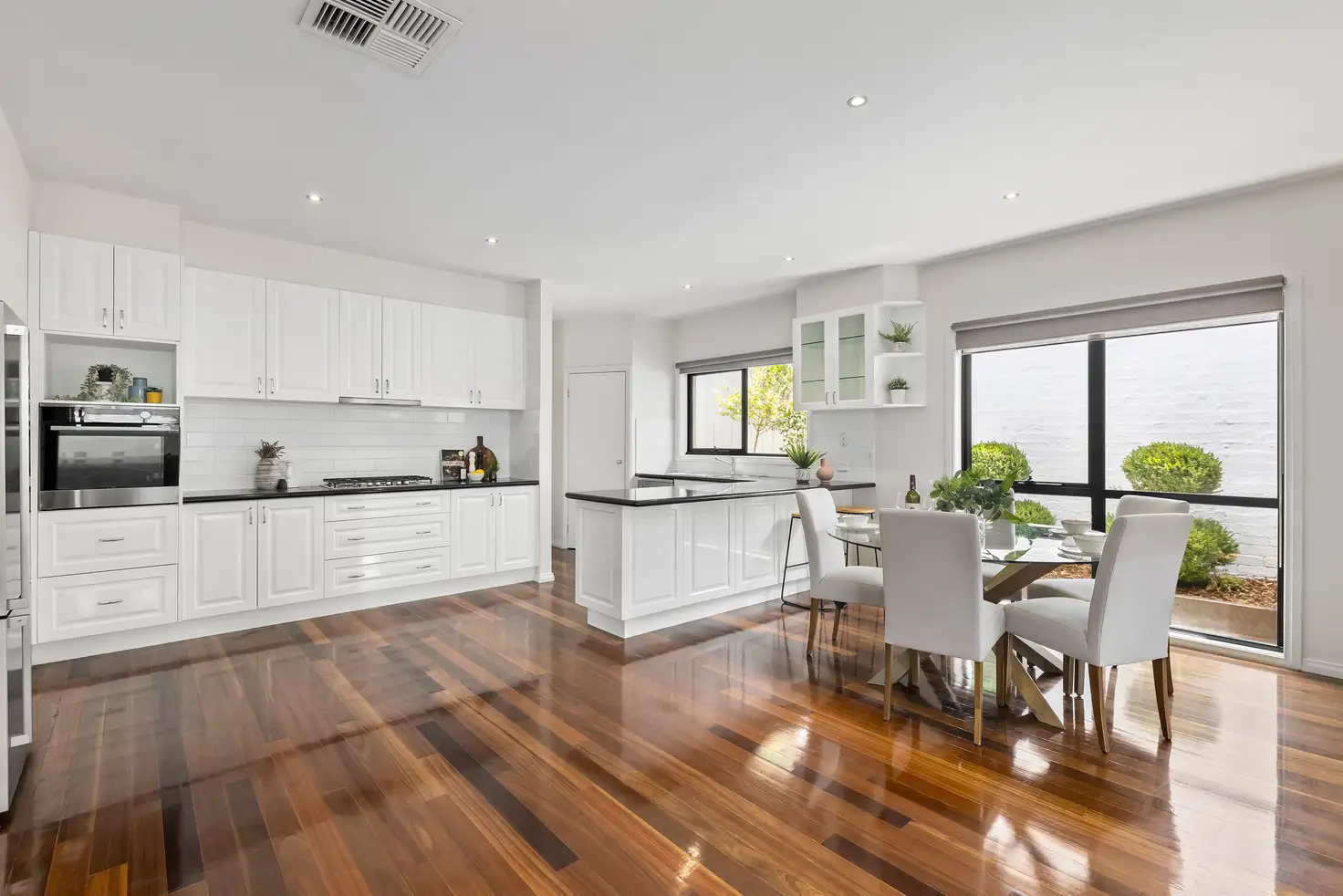 Main view of Homely unit listing, 2/4 James Avenue, Mitcham VIC 3132