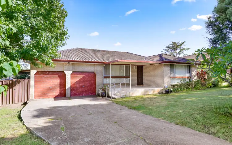 6 Bowerbird Avenue, Ingleburn NSW 2565