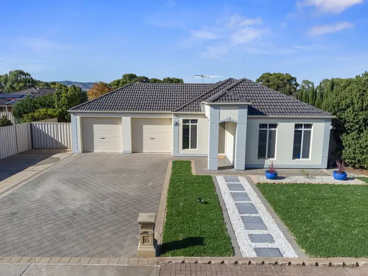 15 Barracoota Crescent, Aldinga Beach SA 5173