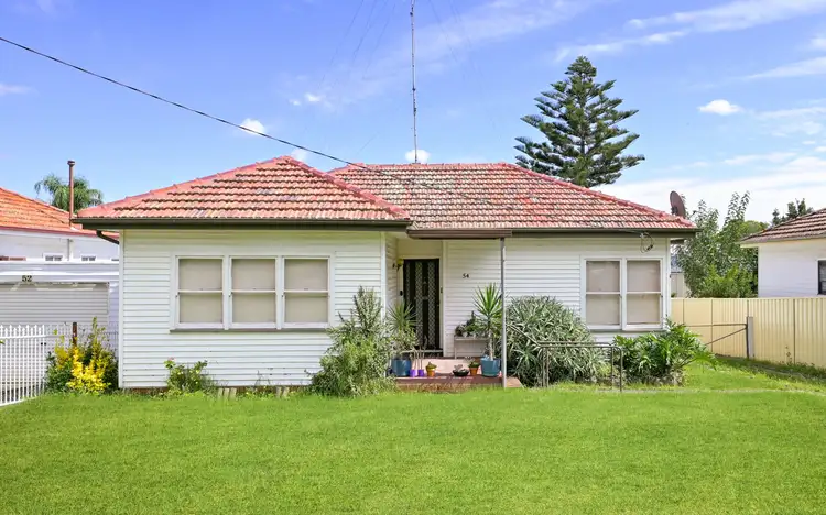 54 Farnsworth Avenue, Campbelltown NSW 2560