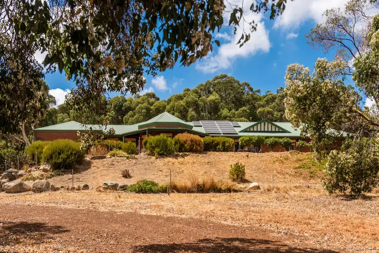15 Clarkson Road, Bullsbrook WA 6084