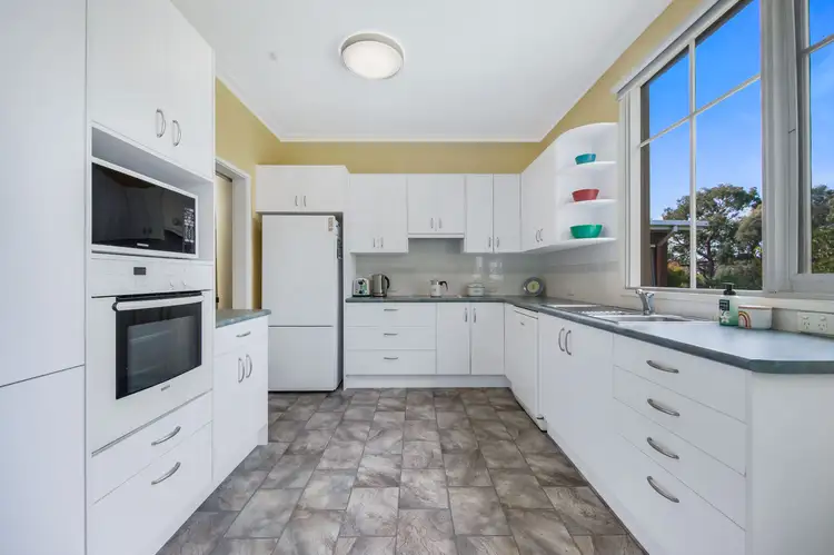 Sixth view of Homely house listing, 2 Armstrong Street, Mount Waverley VIC 3149