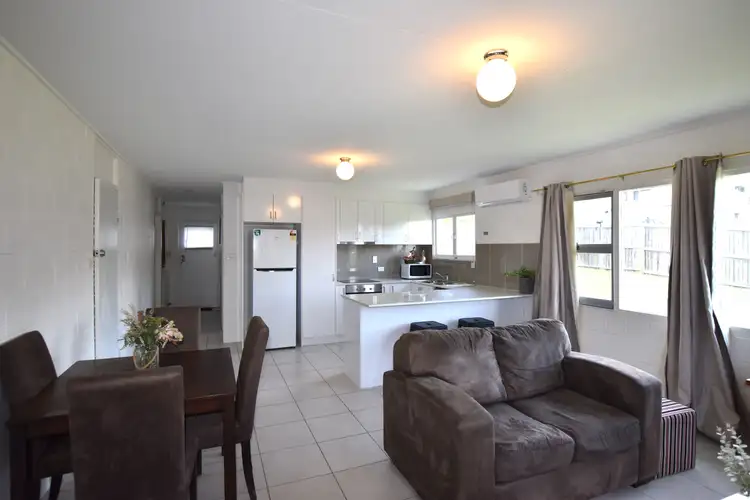 Sixth view of Homely semi-detached listing, 8 Byrne, West Gladstone QLD 4680